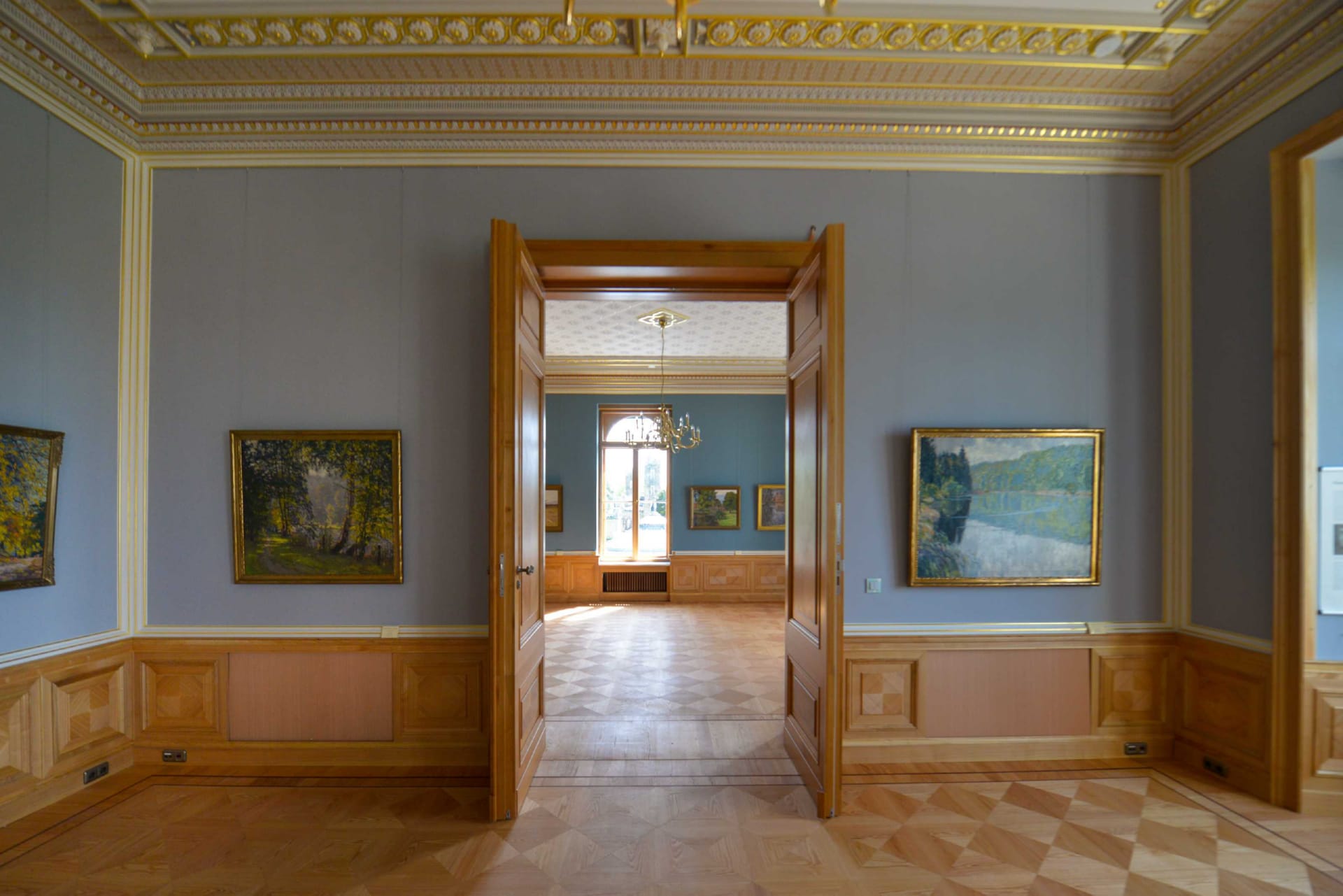 Lingnerschloss Dresden, Neugestaltung der Beletage, Blick Sternensaal zum östlicher Salon